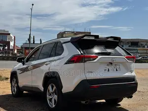 Toyota RAV4 2020 White