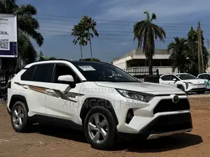 Toyota RAV4 2020 White