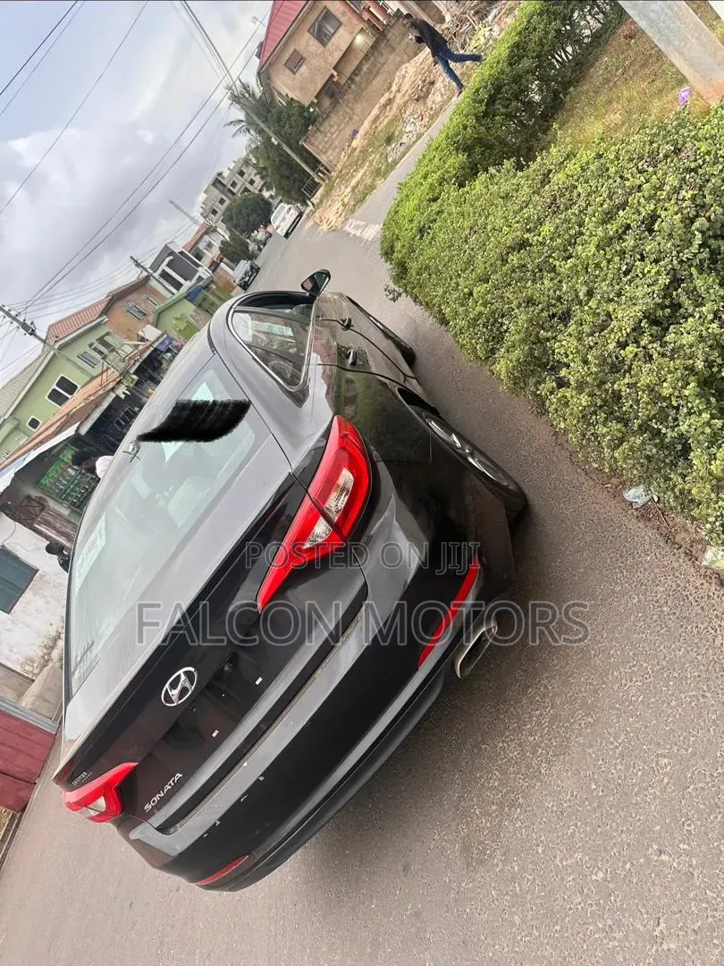 Hyundai Sonata SE 2016 Black