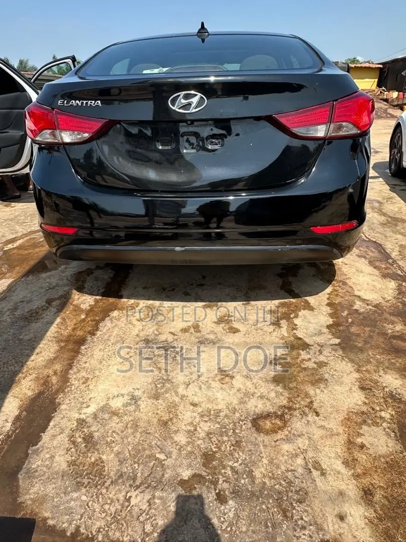Hyundai Elantra SE Sedan FWD (1.8L 4cyl 6A) 2016 Black
