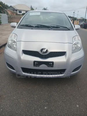 Toyota Vitz 1.5 FWD 3dr 2010 Silver