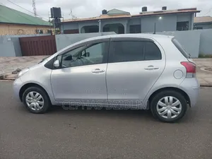 Toyota Vitz 1.5 FWD 3dr 2010 Silver