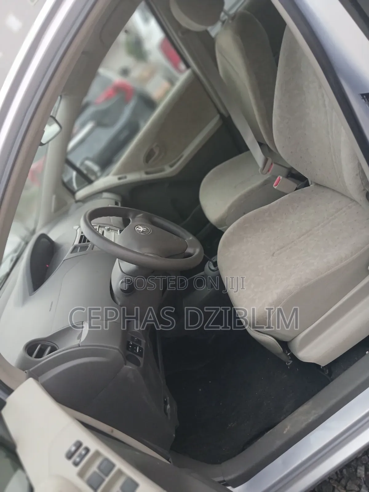 Toyota Vitz 1.5 FWD 3dr 2010 Silver