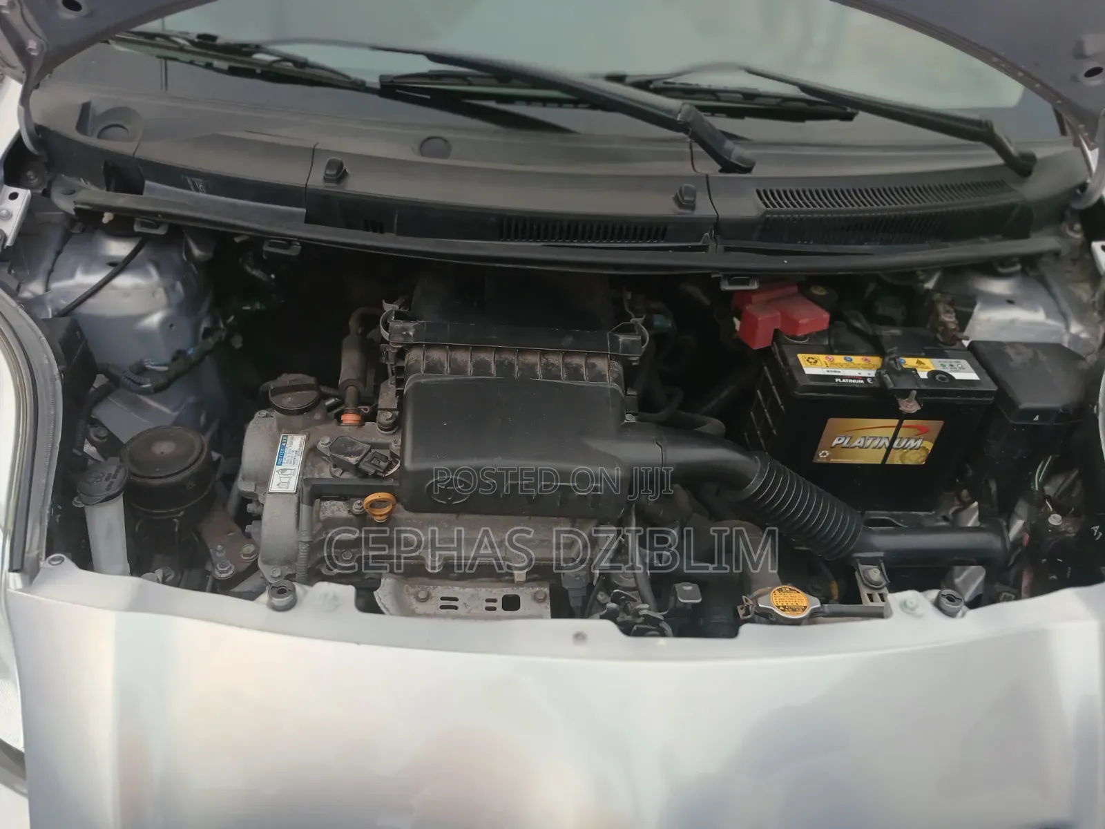 Toyota Vitz 1.5 FWD 3dr 2010 Silver