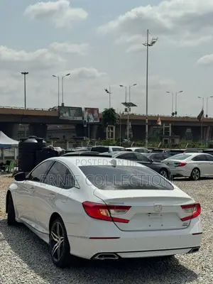 Honda Accord Touring 2.0T 2021 White