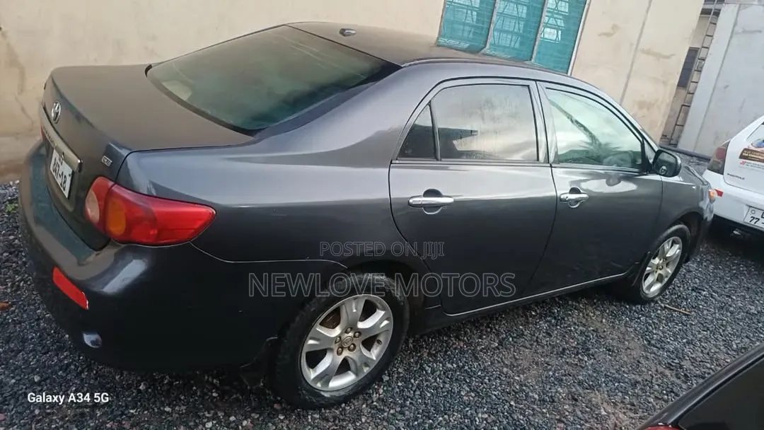 Toyota Corolla LE 4dr Sedan (1.8L 4cyl 4A) 2011 Black