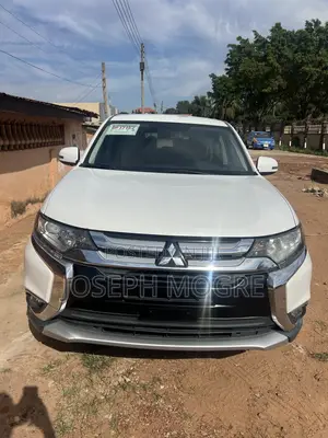 Mitsubishi Outlander SE FWD 2018 White