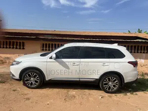 Mitsubishi Outlander SE FWD 2018 White