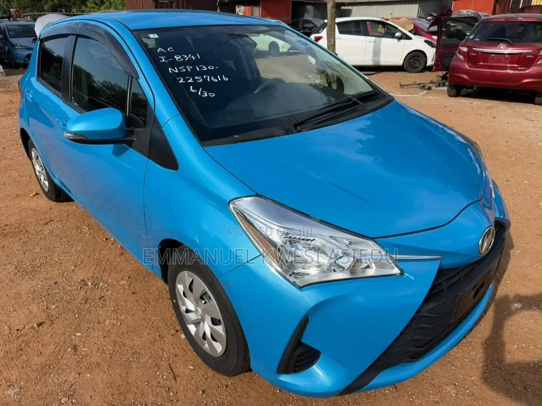 Toyota Vitz 1.3 AWD 5dr 2017 Blue