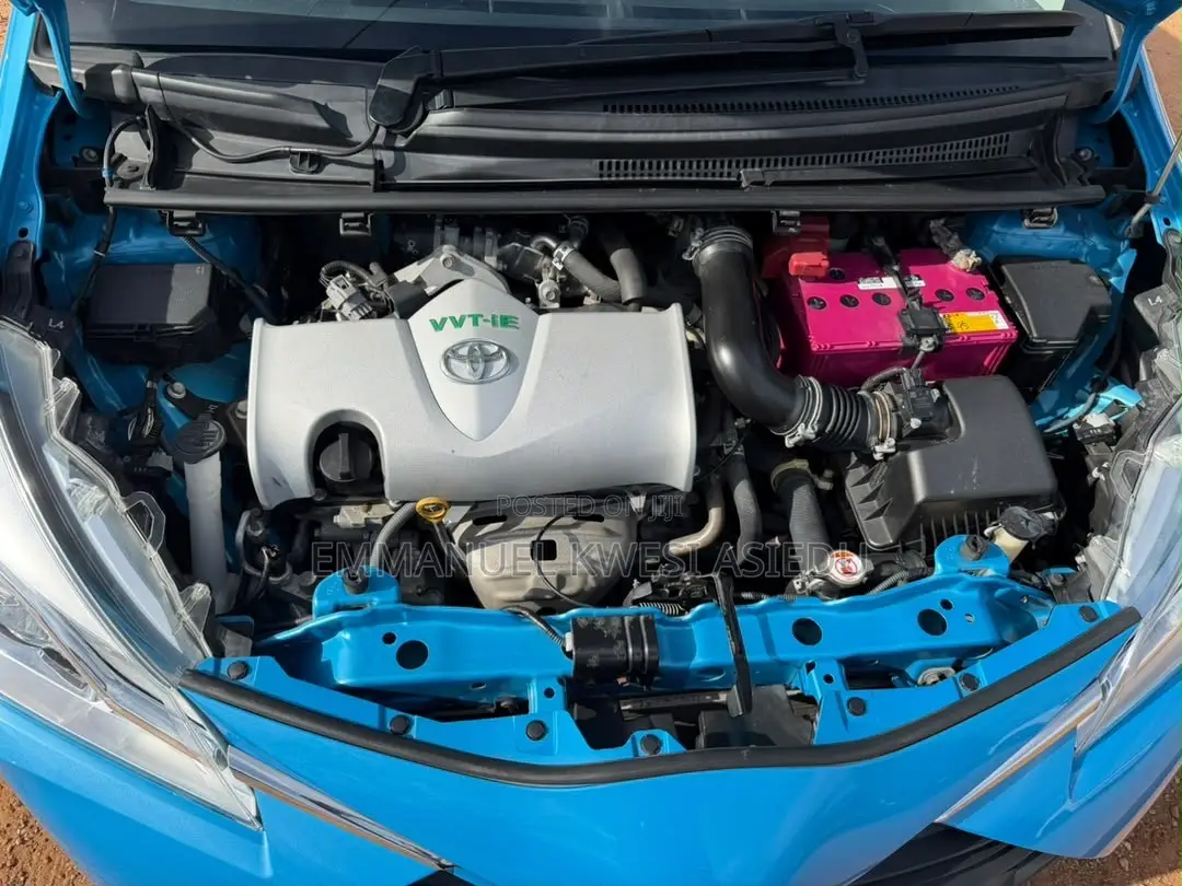 Toyota Vitz 1.3 AWD 5dr 2017 Blue