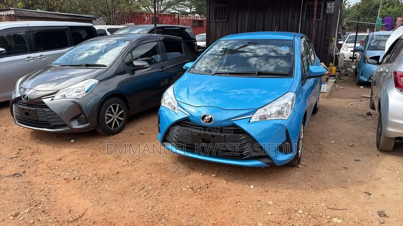 Toyota Vitz 1.3 AWD 5dr 2017 Blue