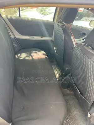 Toyota Vitz 2012 Silver