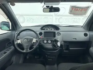 Toyota Sienta 2015 Black
