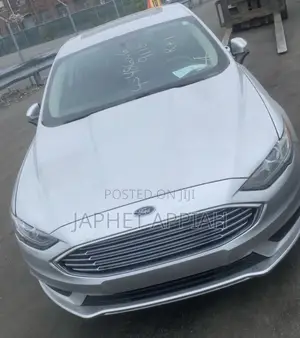 Ford Fusion SE FWD 2017 Silver