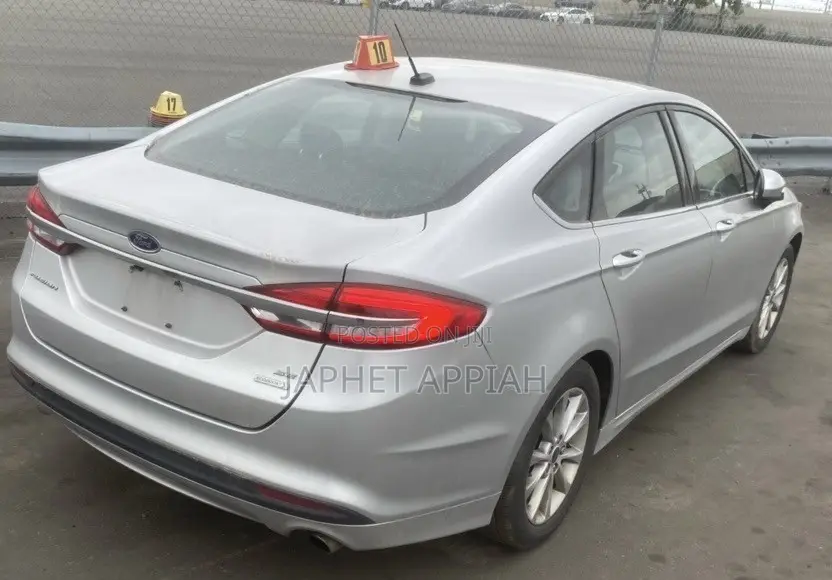 Ford Fusion SE FWD 2017 Silver