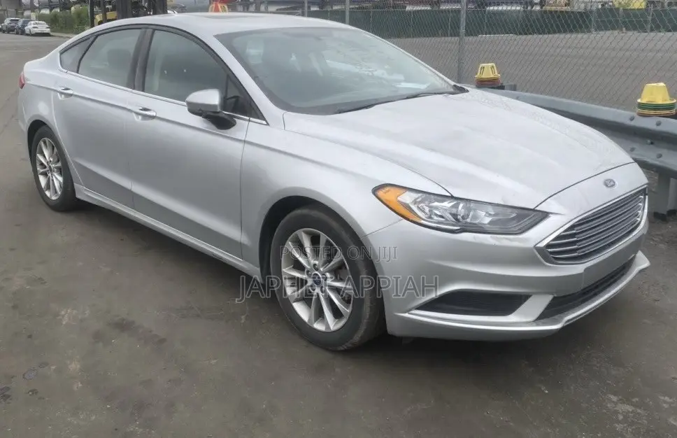 Ford Fusion SE FWD 2017 Silver