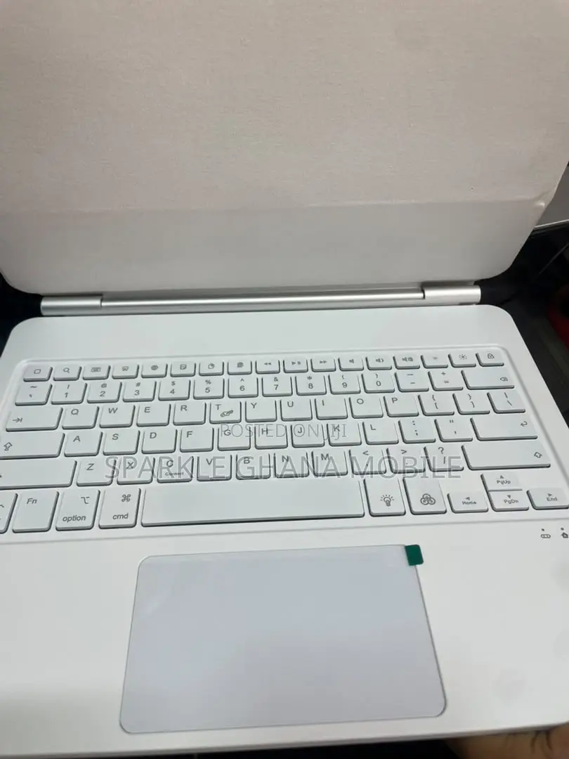 iPad Pro 13 Keyboard Case