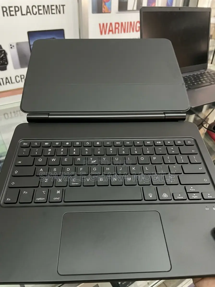 iPad Pro 13 Keyboard Case