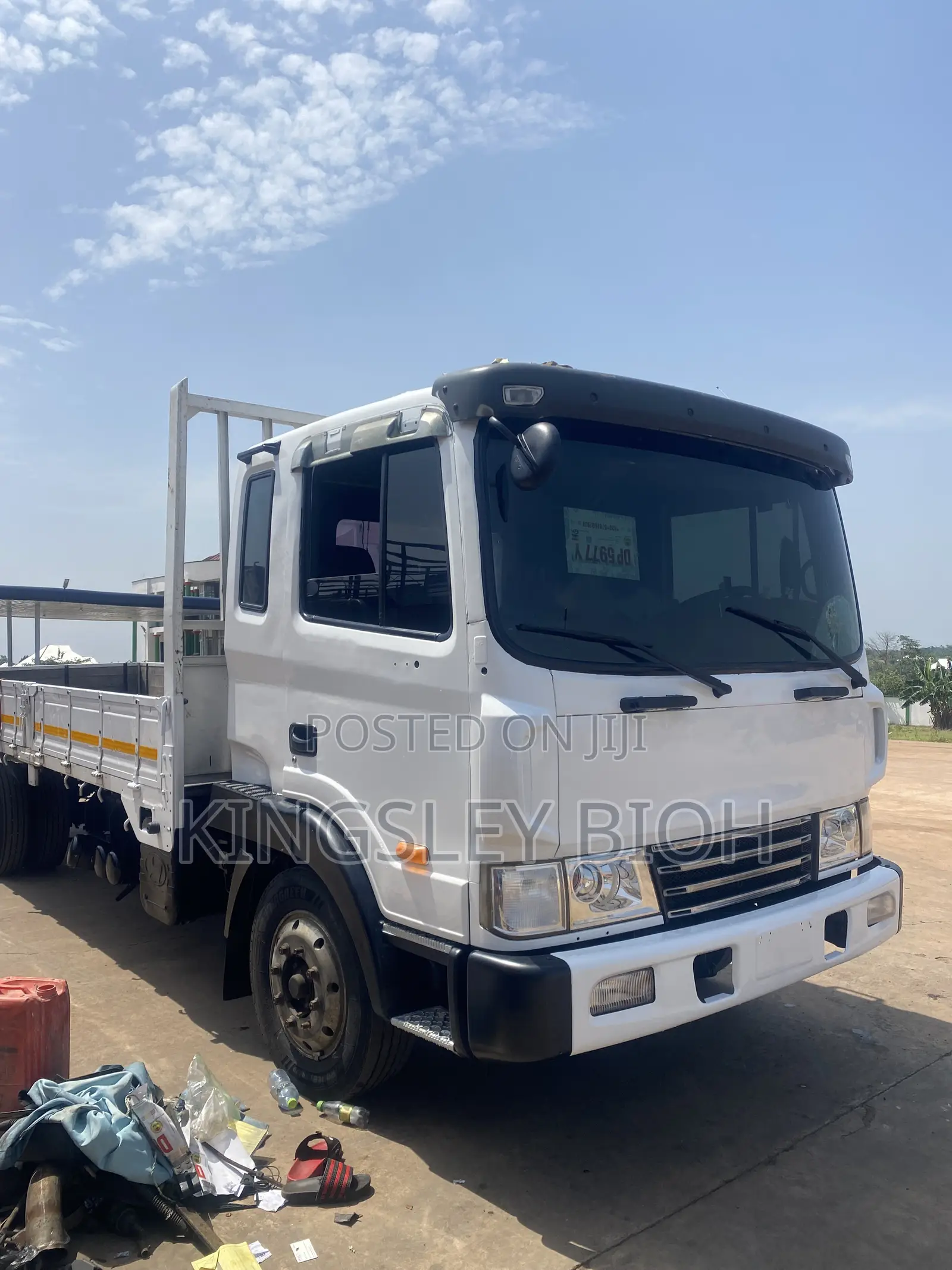 Hyundai Gold 5 Ton 2010 White