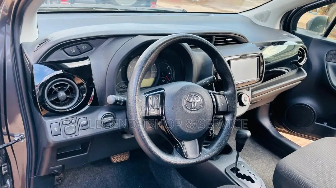 Toyota Vitz 2017 Black