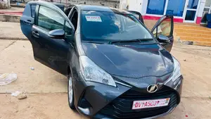Toyota Vitz 2017 Black