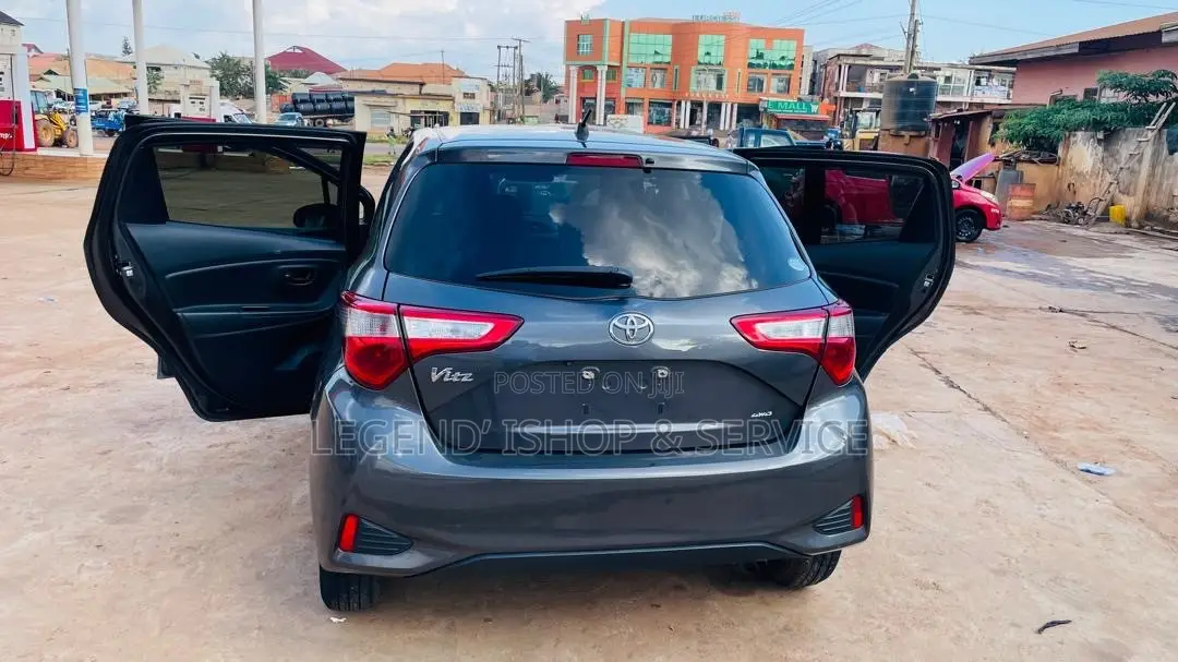 Toyota Vitz 2017 Black