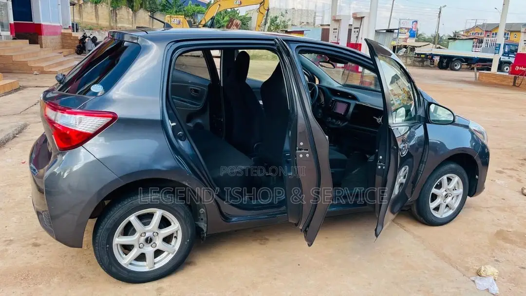 Toyota Vitz 2017 Black