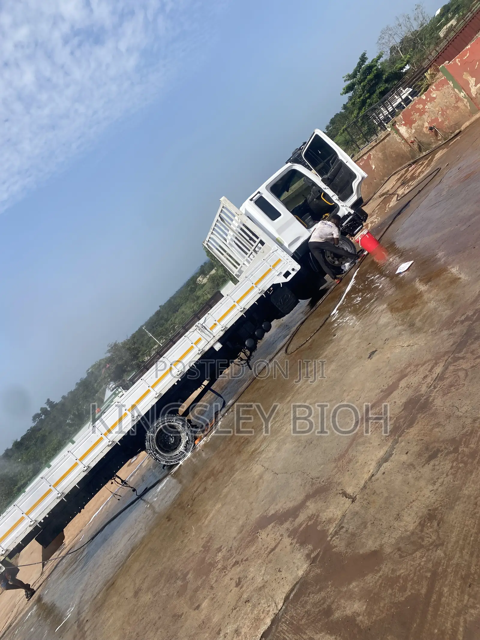 Hyundai Gold 5 Ton 2010 White