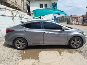 Hyundai Elantra SE 4dr Sedan (1.8L 4cyl 6A) 2015 Gray