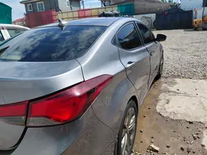 Hyundai Elantra SE 4dr Sedan (1.8L 4cyl 6A) 2015 Gray