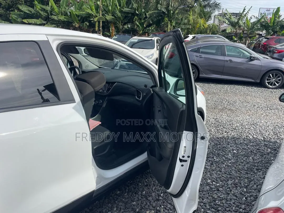 Chevrolet Trax 2021 White
