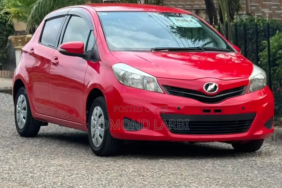 Toyota Vitz 2012 Red