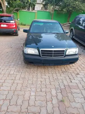 Mercedes-Benz W124 1995 Blue