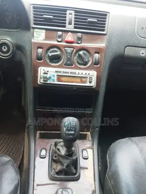 Mercedes-Benz W124 1995 Blue