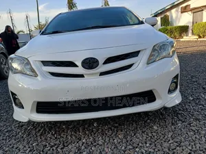 Toyota Corolla S Special Edition 4dr Sedan (1.8L 4cyl 4A) 2013 White