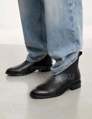Chelsea High Classic Boots in Different Colours , Swipe >