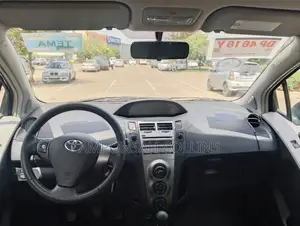 Toyota Yaris 2010 Gray