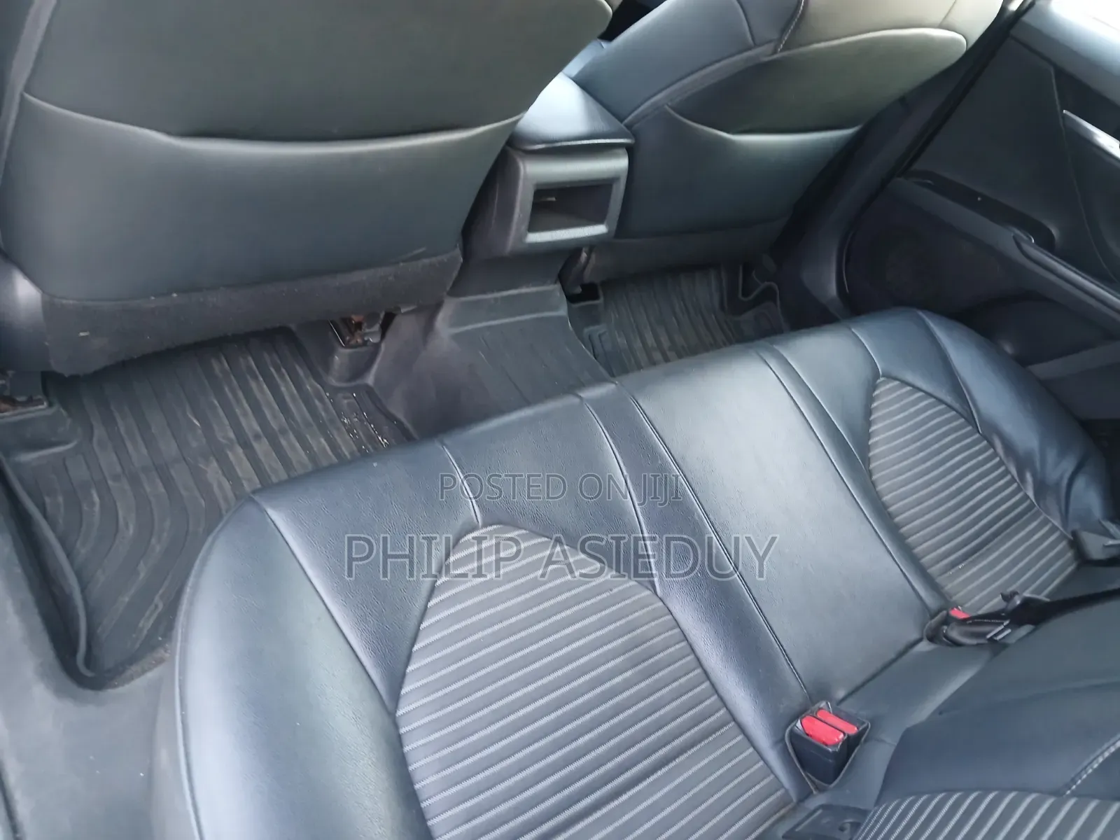 Toyota Camry SE FWD (2.5L 4cyl 8AM) 2018 White
