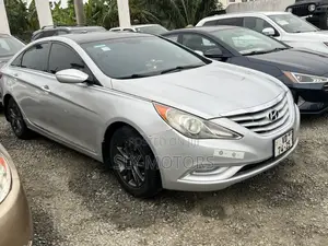 Hyundai Sonata SE 2.0T Sedan FWD (2.0L 4cyl 6A) 2013 Silver
