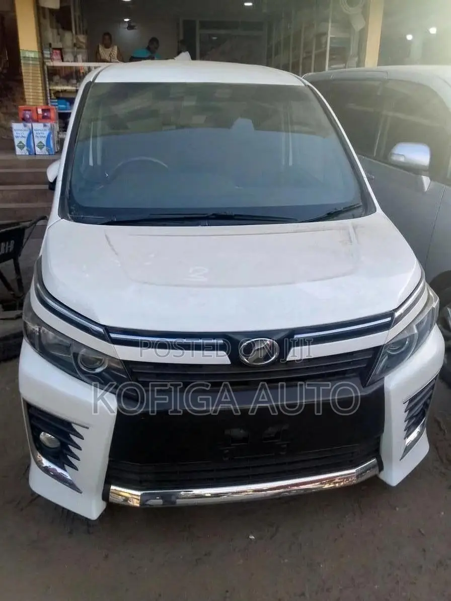 Toyota Voxy 2015 White