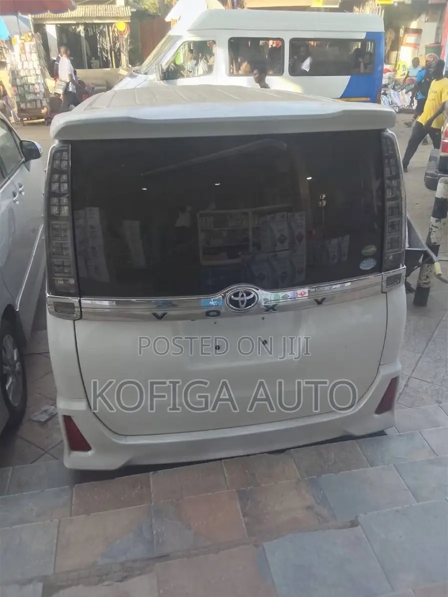 Toyota Voxy 2015 White