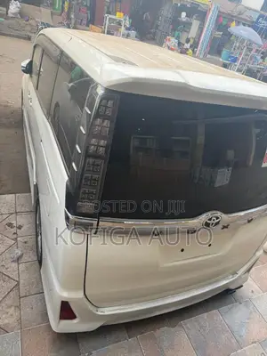 Toyota Voxy 2015 White