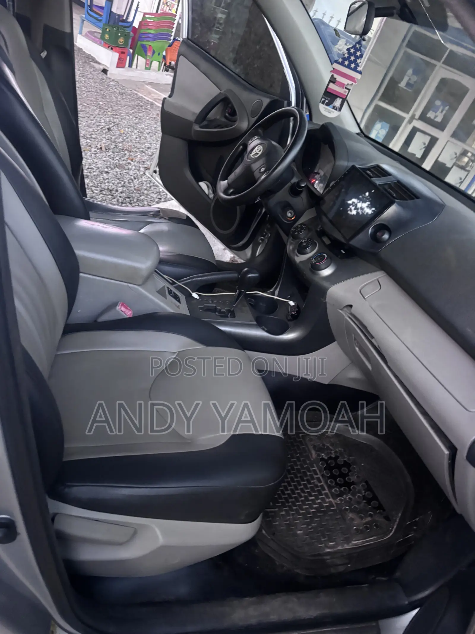 Toyota RAV4 2011 Silver
