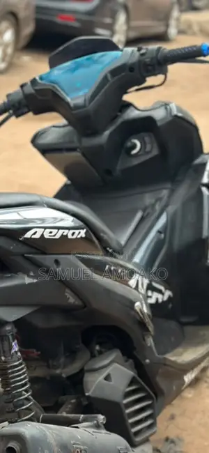 Yamaha Aerox 2024 Gray