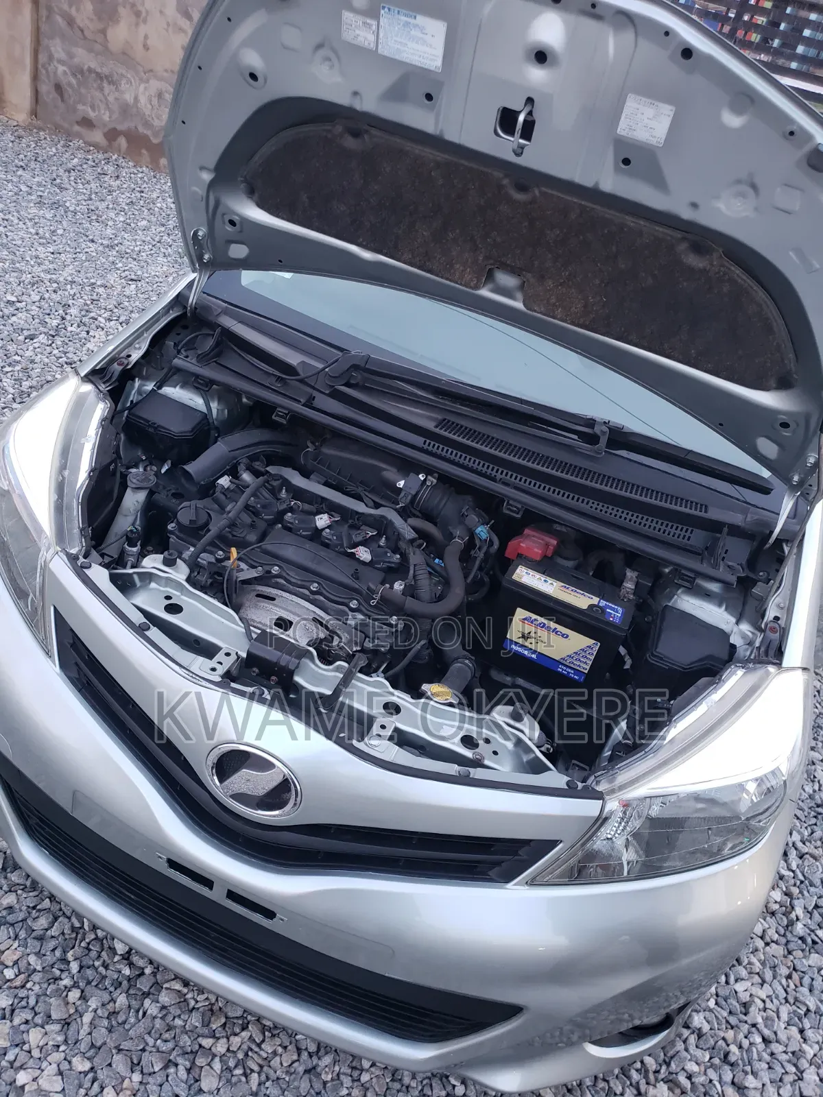 Toyota Vitz 1.3 AWD 5dr 2012