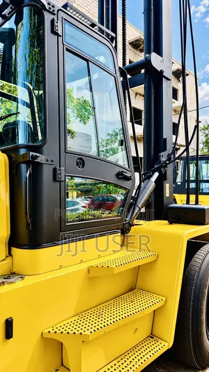 Hyster H12.00XM Heavy Duty Forklift