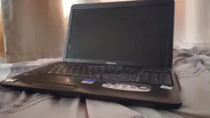 Laptop Toshiba Satellite C665 2GB Intel Pentium HDD 250GB
