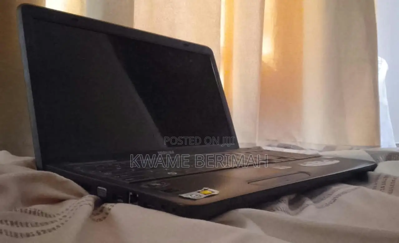 Laptop Toshiba Satellite C665 2GB Intel Pentium HDD 250GB