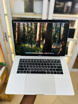 Laptop Apple MacBook Pro 2018 16GB Intel Core i7 SSD 512GB