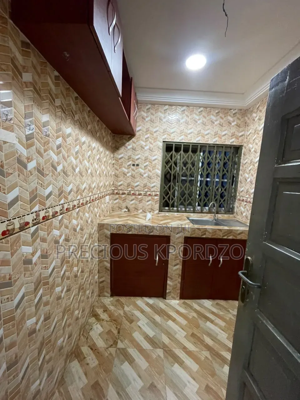 1bdrm Room & Parlour in Adenta New Legon for rent